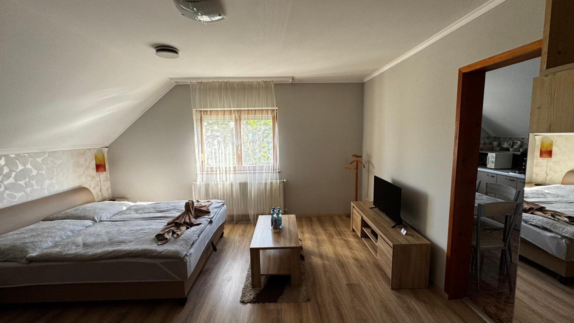 Berta Panzio Bed and Breakfast Hajdúszoboszló Eksteriør billede
